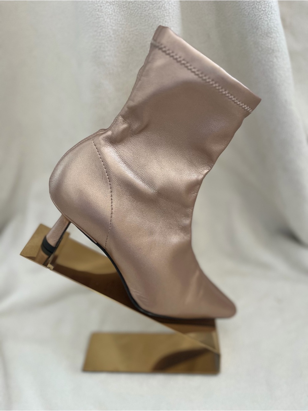 Ángel Alarcon Women's Rose Gold Metallic Sock Kitten heel Bootie Size 6